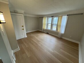 260 Spencer St, Unit B in Ferndale, MI - Building Photo - Building Photo