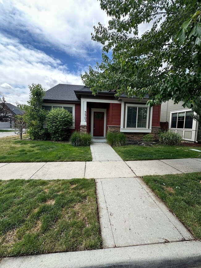 property at 3903 N Park Crossing Ave