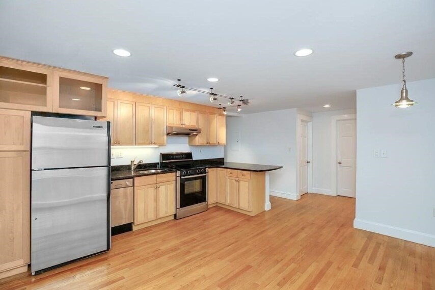 8 Allen St, Unit 1 in Cambridge, MA - Building Photo