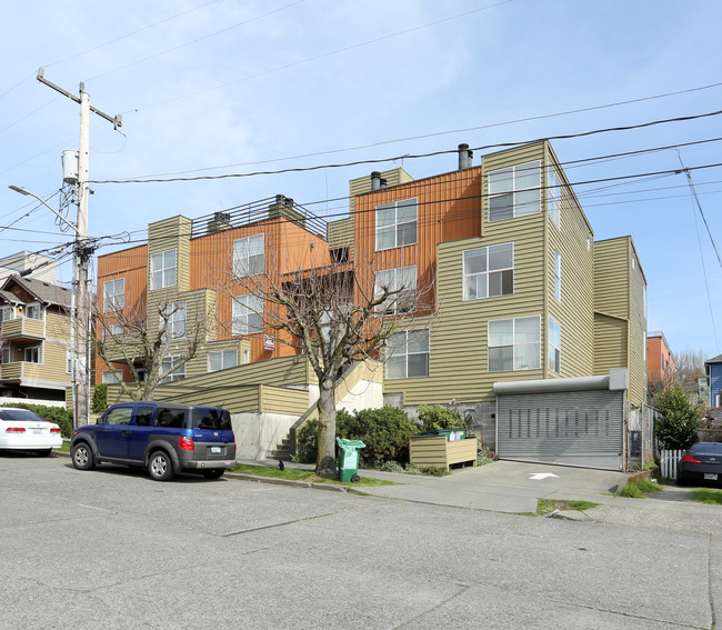 Francis Ave Apartments in Seattle, WA - Building Photo - Building Photo