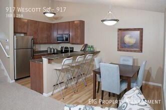 917 Wescott Square in Eagan, MN - Building Photo - Building Photo