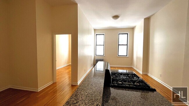 WEST 56 STREET in New York, NY - Foto de edificio - Building Photo