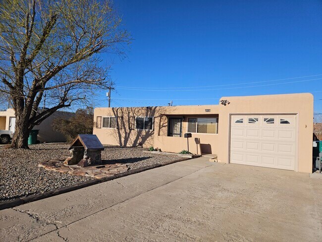 property at 3513 Sierra Vista Dr