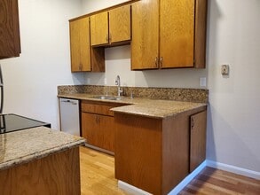 2072 Fostoria Cir, Unit 2072 Fostoria Circle in Danville, CA - Foto de edificio - Building Photo