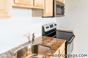 26 Portland St, Unit 225 in Worcester, MA - Building Photo