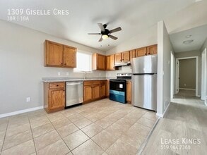 1309 Giselle Crescent in Windsor, ON - Building Photo - Building Photo