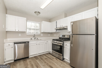 6515 Sevenoaks Dr in Tucker, GA - Building Photo - Building Photo