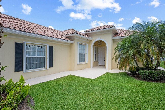 8241 Dominica Pl in Wellington, FL - Building Photo - Building Photo