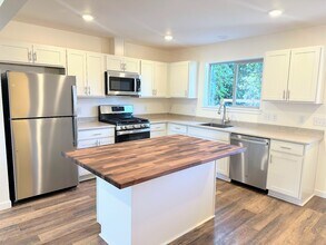 112 Maple St in Phoenix, OR - Building Photo - Building Photo