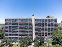 Somerset Apartments in Toronto, ON - Building Photo - Building Photo