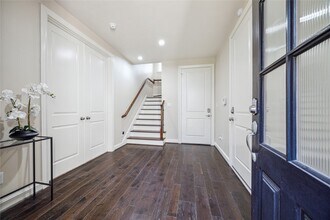 9455 Fannin St in Houston, TX - Building Photo - Building Photo