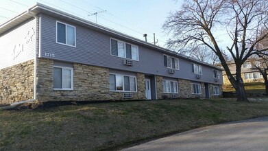 1715 Edgewood Dr NW in Cedar Rapids, IA - Building Photo - Building Photo