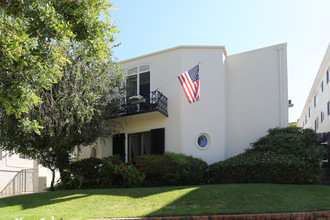 1568-1570 Manning Ave in Los Angeles, CA - Building Photo - Building Photo