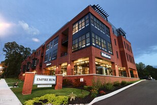 130 Excelsior Ave in Saratoga Springs, NY - Building Photo