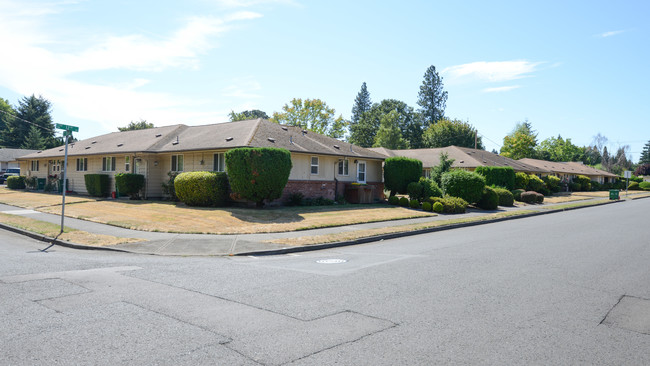 5705 SW Tucker Ave in Beaverton, OR - Foto de edificio - Building Photo