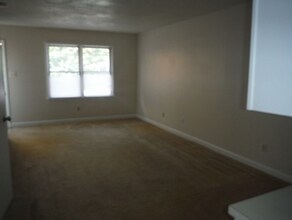 104 Cedar Ct in Greenville, NC - Foto de edificio - Building Photo