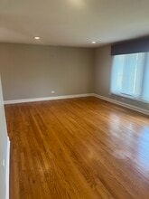 1718 Valley Forge Pl in Downers Grove, IL - Building Photo - Building Photo