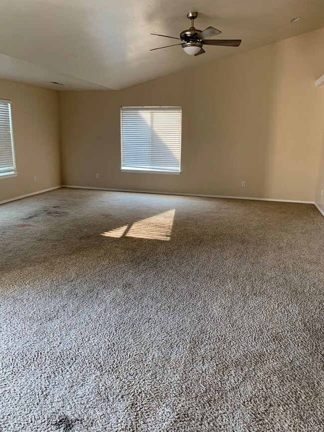 2516 Chantal Ave in Klamath Falls, OR - Building Photo - Building Photo