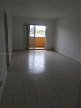 8990 SW 24th St, Unit 211 in Miami, FL - Building Photo - Building Photo