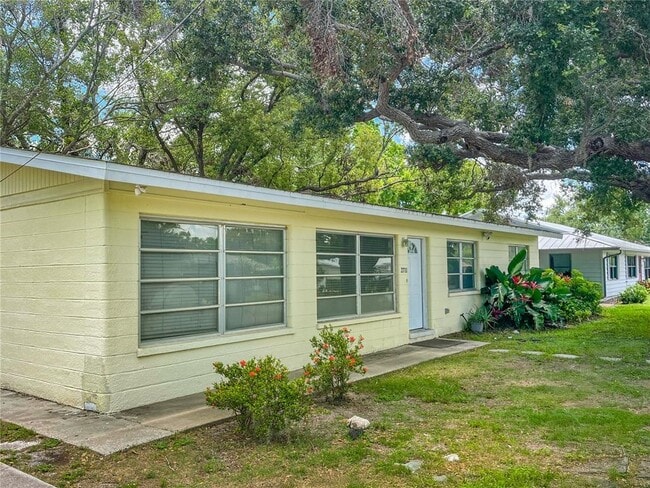 2711 Lynnhurst St in Sarasota, FL - Building Photo - Building Photo
