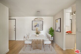 1155 N La Cienega Blvd in West Hollywood, CA - Foto de edificio - Building Photo