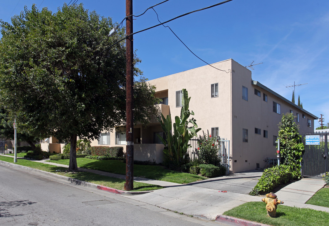 Continental in Northridge, CA - Building Photo