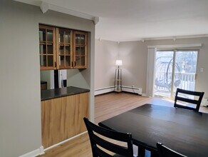 910 W Alleghany Dr in Arlington Heights, IL - Building Photo - Building Photo