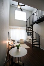 21 Pearl in Austin, TX - Foto de edificio - Building Photo