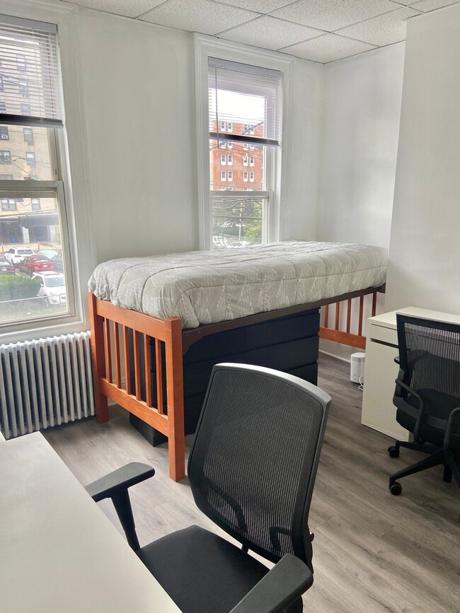 414 Grand St in Hoboken, NJ - Building Photo - Building Photo