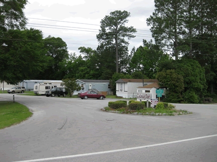 Colonial in New Bern, NC - Building Photo