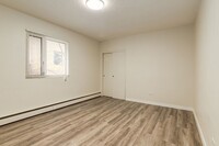 Peyto Apartments in Calgary, AB - Building Photo - Building Photo