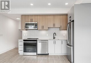 15 Brenthall Ave in Toronto, ON - Building Photo - Building Photo
