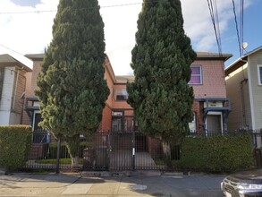 3647 West St in Oakland, CA - Building Photo - Primary Photo