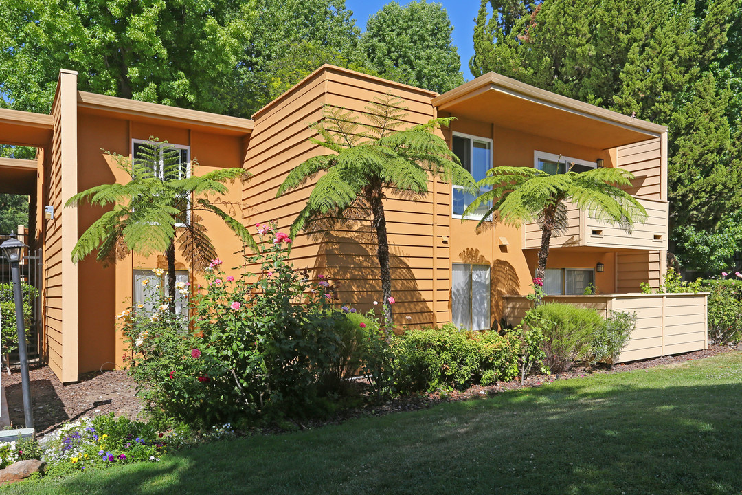 Villas at Greenhaven in Sacramento, CA - Foto de edificio