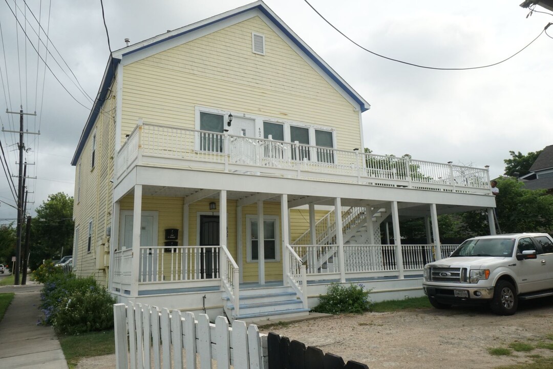 402 E Carson St in San Antonio, TX - Foto de edificio