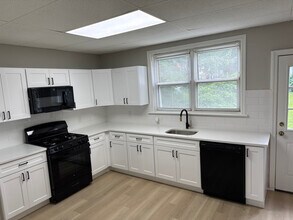 23 N Wycombe Ave in Lansdowne, PA - Building Photo - Building Photo