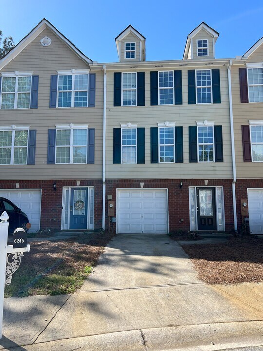 6245 Redan Overlook in Lithonia, GA - Foto de edificio