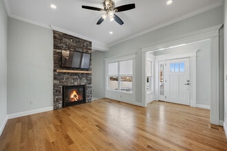 137 Knowles Ave in Southington, CT - Building Photo - Building Photo