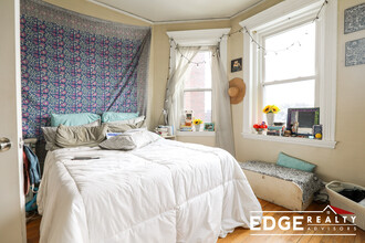 1719 Commonwealth Ave, Unit 2 in Boston, MA - Foto de edificio - Building Photo