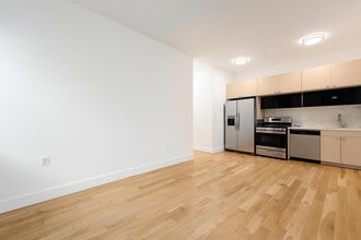 605 W 137th St in New York, NY - Foto de edificio - Building Photo