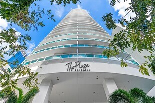 951 Brickell Ave in Miami, FL - Building Photo