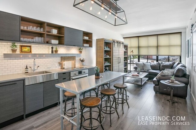 2030 8th St NW in Washington, DC - Foto de edificio - Building Photo