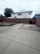 1100 W 39th Pl in Los Angeles, CA - Building Photo - Building Photo