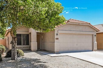 40071 N Cassara Dr in San Tan Valley, AZ - Foto de edificio - Building Photo