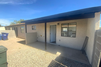 1460 W St Marys Rd in Tucson, AZ - Building Photo - Building Photo