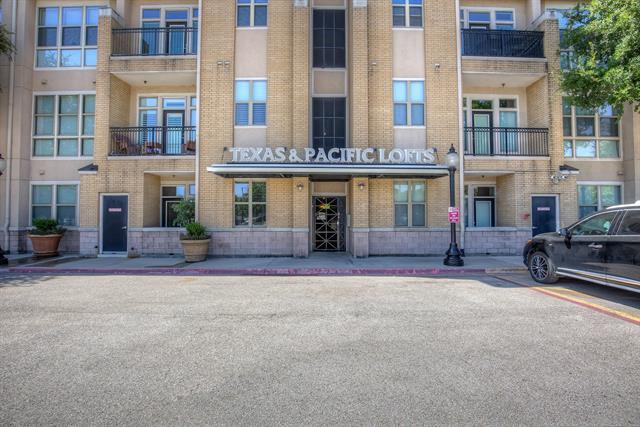 201 W Lancaster Ave