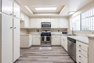 Crown Point Apartments in West Covina, CA - Building Photo