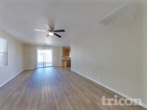 11729 Giles St in Las Vegas, NV - Building Photo - Building Photo