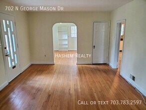 702 N George Mason Dr in Arlington, VA - Building Photo - Building Photo