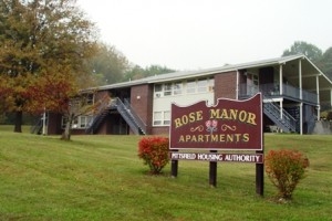 Rose Manor in Pittsfield, MA - Building Photo